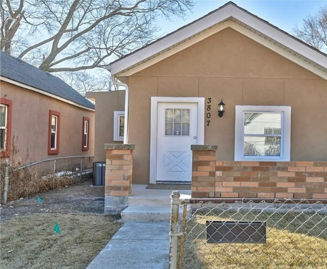 Building Photo - 3807 E 12 Terrace Rental