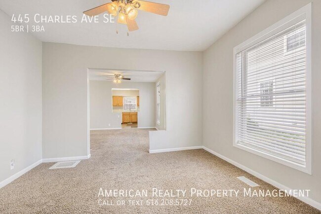 Photo - 445 Charles Ave SE