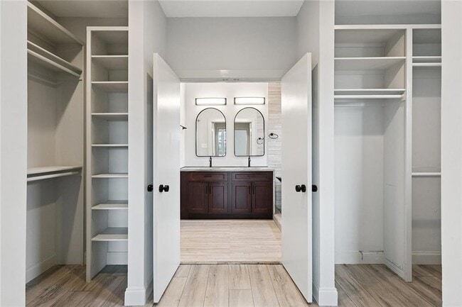 Photo - 2767 Vienna St