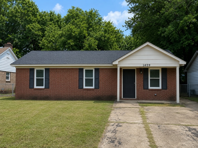 Building Photo - Check out this Beautiful 3 bed 1 bath home