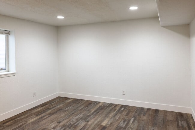 Photo - 271 N 3rd W Unidad #2