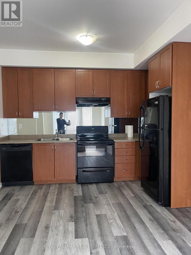 Photo - 3135 Boxford Cres