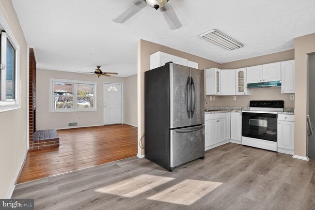 Photo - 1597 Katherine Ct