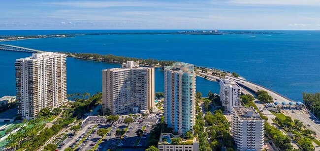 Building Photo - 2475 Brickell Ave Unit 709 Rental