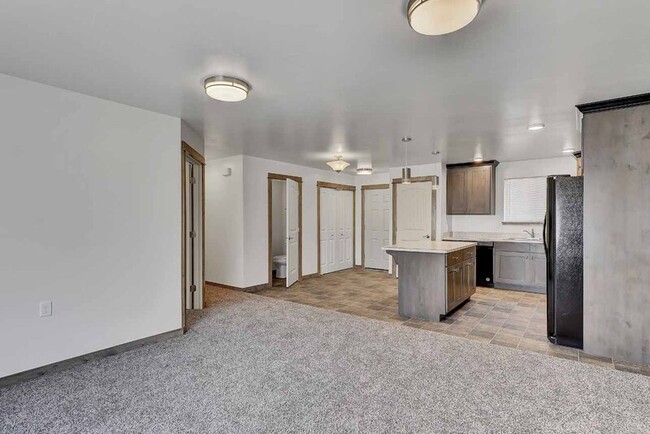 Building Photo - 931 Gibbon St Rental