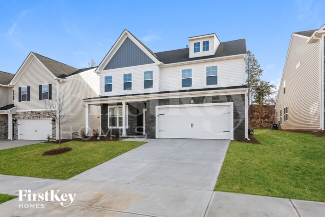 566 Hillpark Ln
