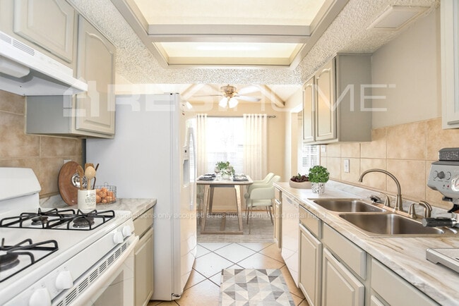 Photo - 220 Milas Ln