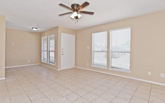 Photo - 8117 Foxfire Ln Unit A