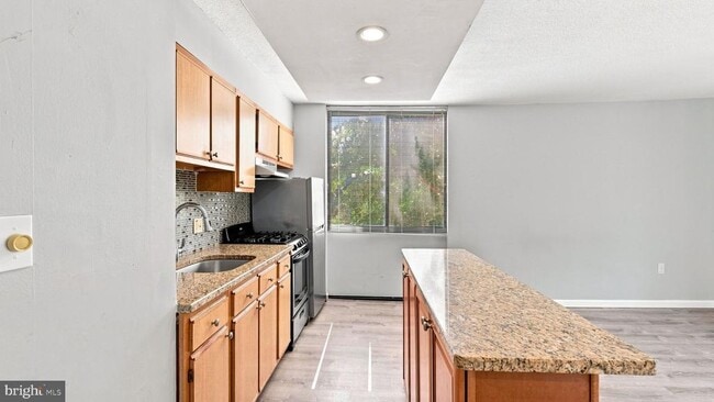 801 Yale Ave Unit 104