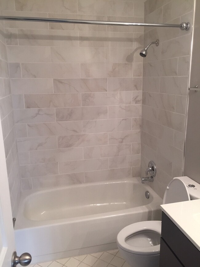 1114 N Taylor St Unit B