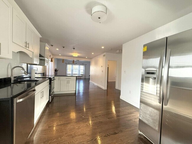 Photo - 239 Quincy Shore Dr Unit 1