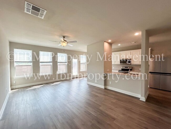 Photo - 2041 Layla Dr