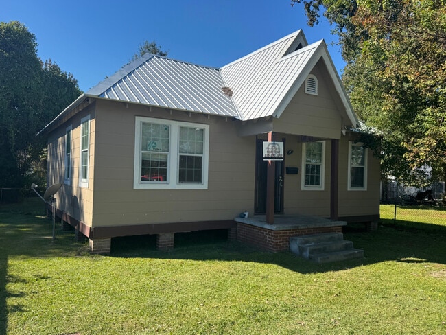 Building Photo - 4863 Douglas Ave