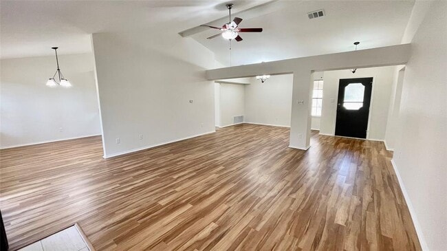 Photo - 6601 Shiner St