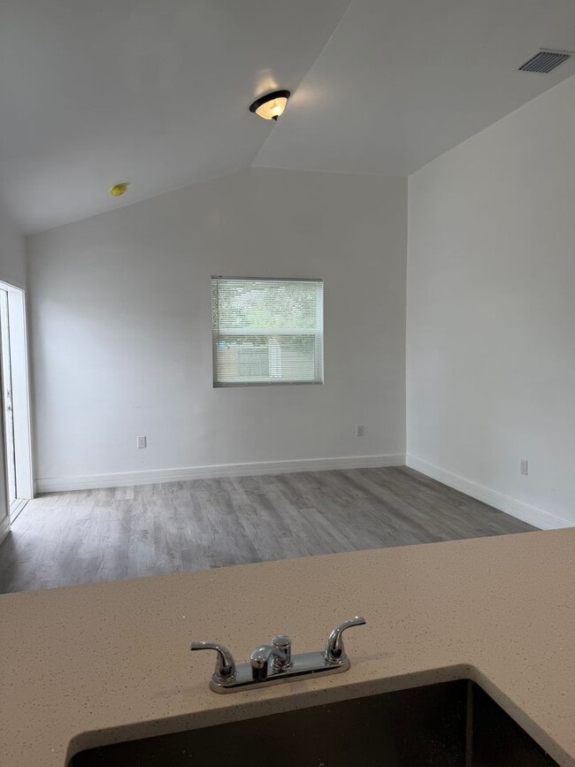 Photo - Arlington Unit B