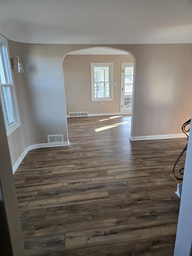 Photo - 9701 Brown Rd