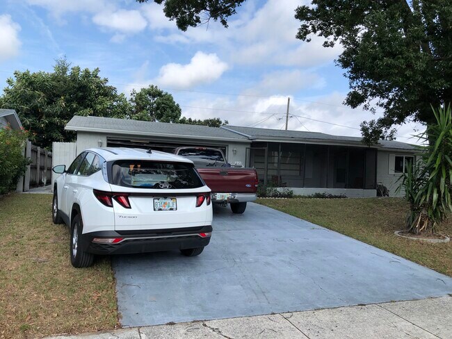 Photo - 5121 Dove Dr Unidad Studio rental