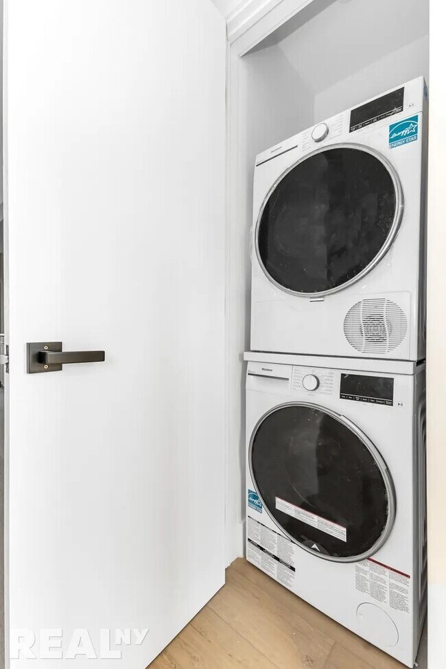 Photo - 411 11th St Unit 4