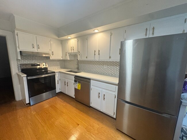 Kitchen - 651 Quinnipiac Ave Unit 2