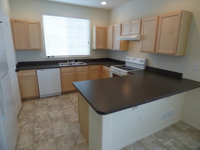 Photo - 4 Bed / 2.5 Bath Home in Windsor!