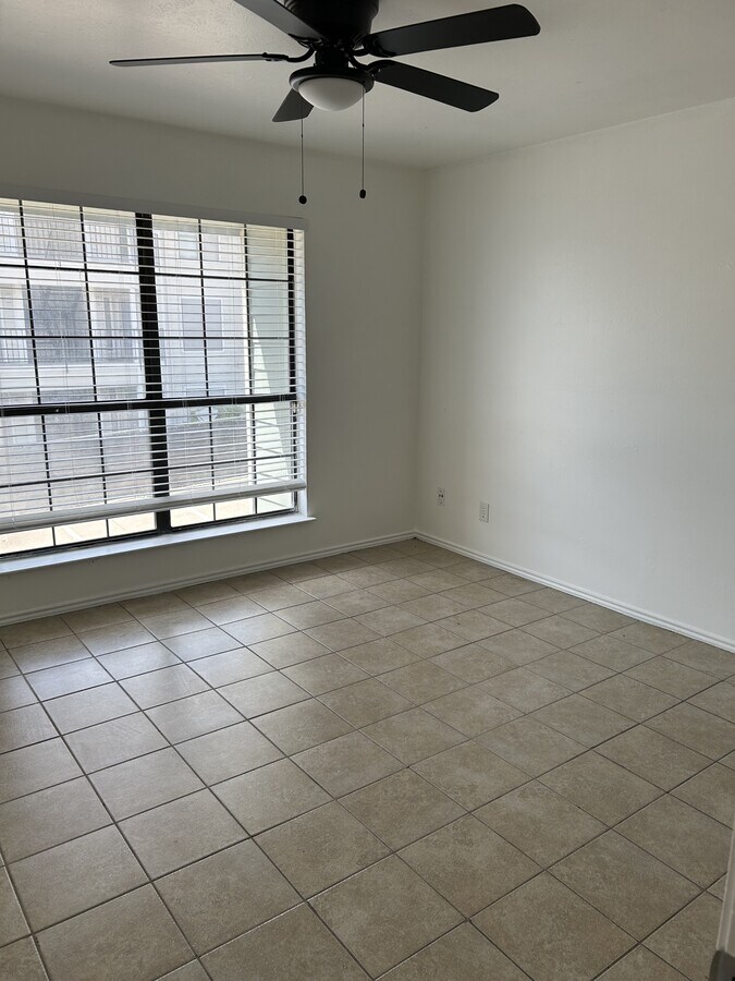 Photo - 5801 Lake Hubbard Pkwy