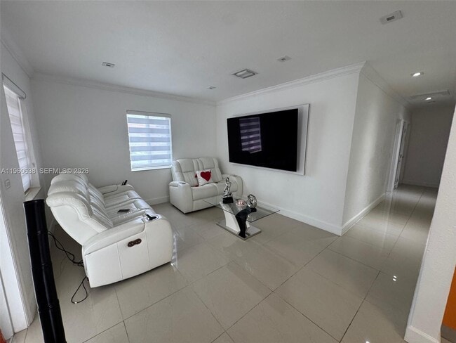 Photo - 41 E 54th St