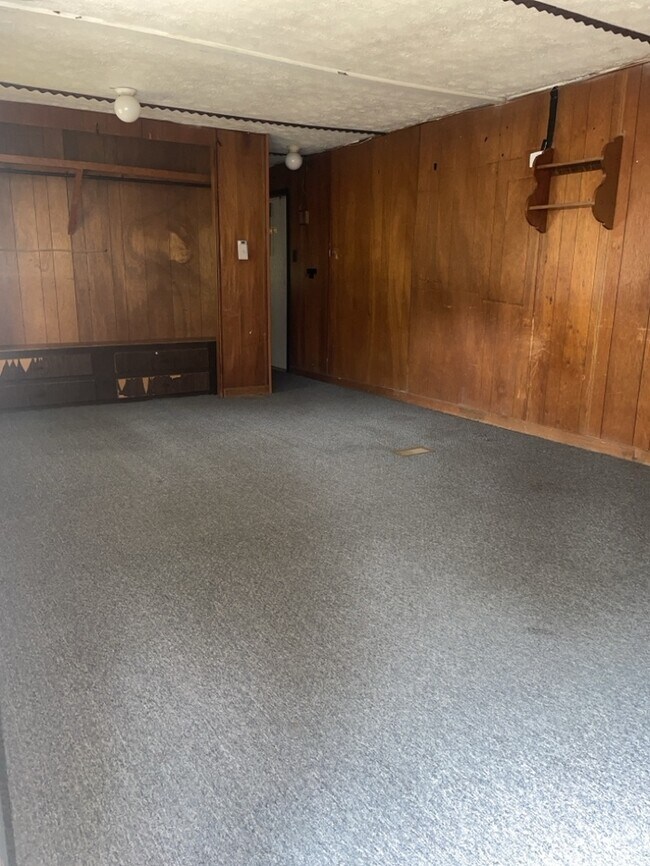 Mobile Home in Greenville Rental For Rent in Greenville, SC