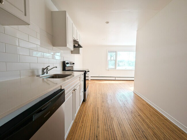 Photo - 136 Weber St E Unité 9