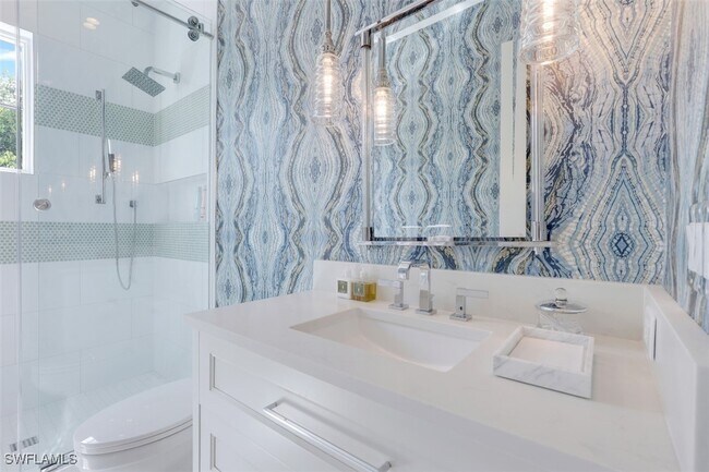 Photo - 154 4th Ave N