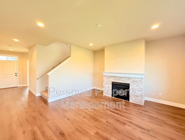 Photo - 8728 N 1st St