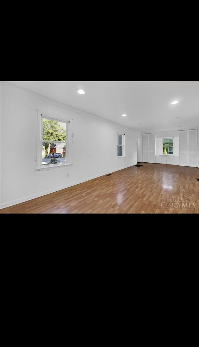 Photo - 8010 Daly Rd