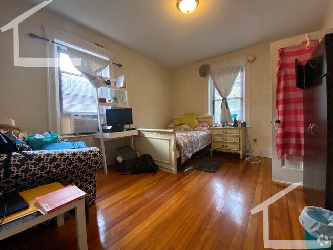 Building Photo - Large 3-Bed near BU in Brookline Rental