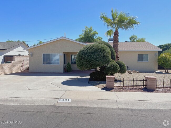 Building Photo - 2401 E Meadowbrook Ave Rental