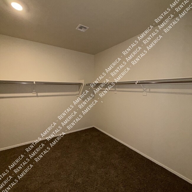 Photo - 1038 W Castle Ct