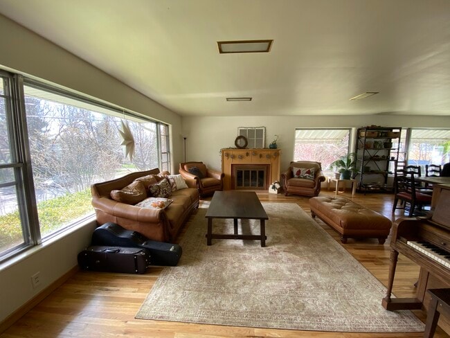 Main Living room - 1745 500 E