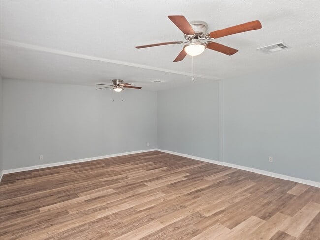 Photo - 5427 Willow Glen Dr