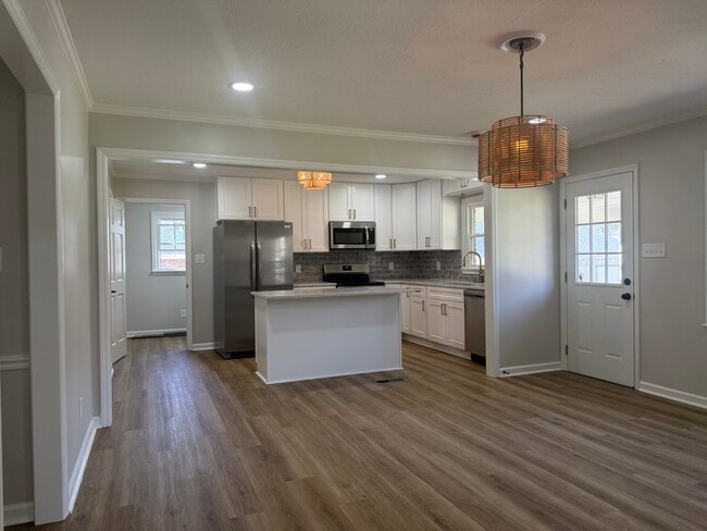 Photo - 2819 Reeves Ln