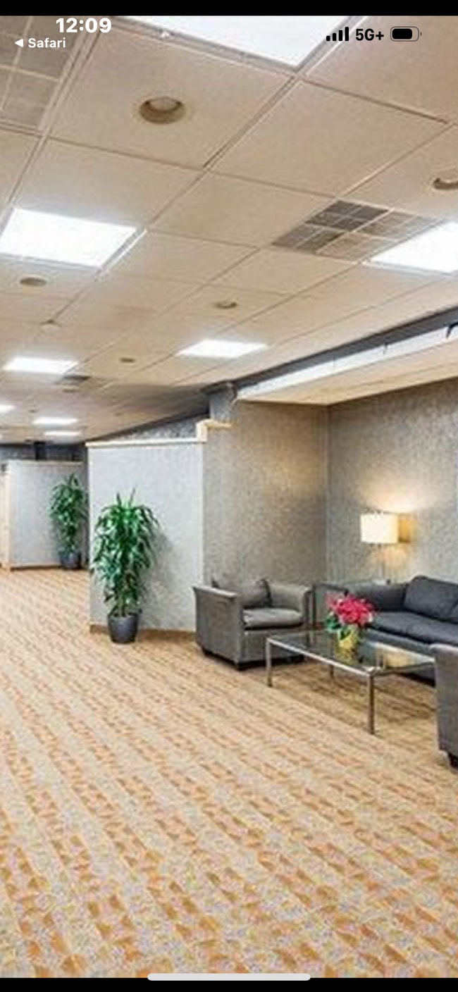 Building Photo - 5100 N Marine Dr Unit 24 C