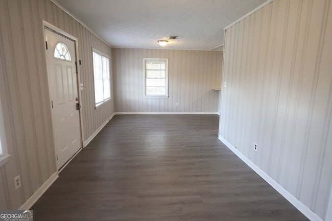 Photo - 351 Brook St