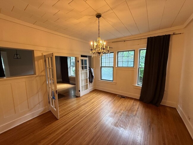 Photo - Charming For Lease Opportunity in Historic Carlton Place!