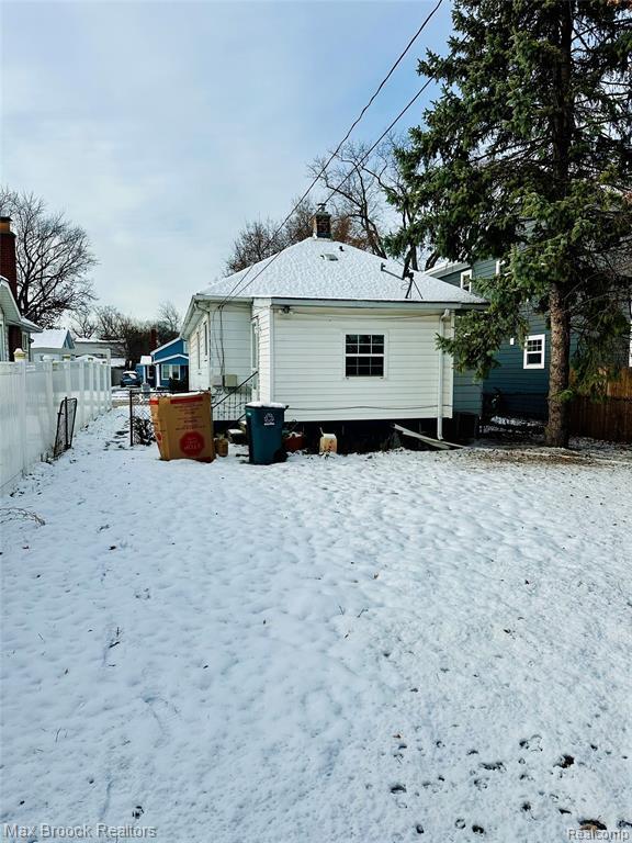 Photo - 23084 Berdeno Ave