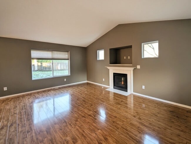 Photo - 3bd/2.5ba Everett Home