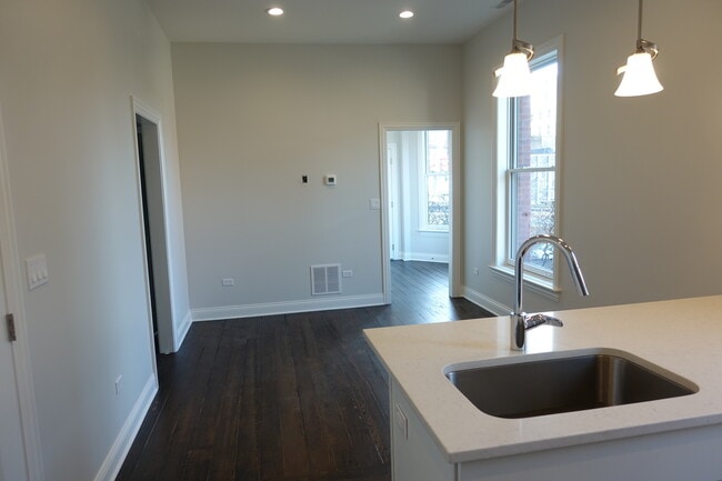Photo - 809 N Franklin St Unit 3R