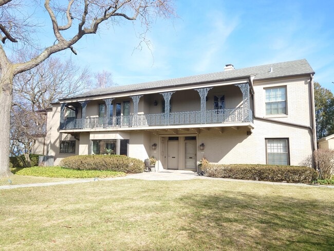 Photo - 3222 E Hampshire St