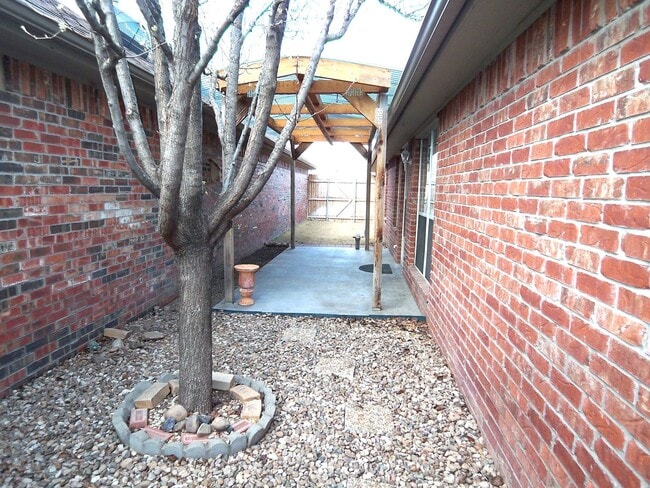 Photo - 7010 Hansford Cir