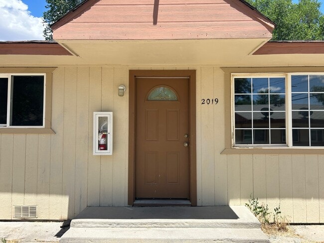 Building Photo - 2019 Valley Rd