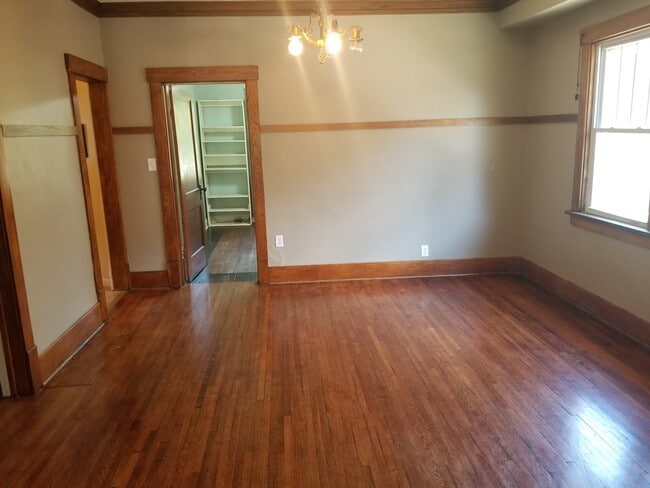 Photo - 343 N 35th St