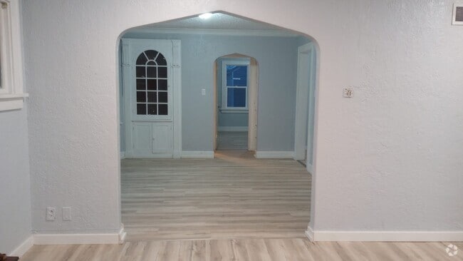 Building Photo - 2506 Prast Blvd Rental