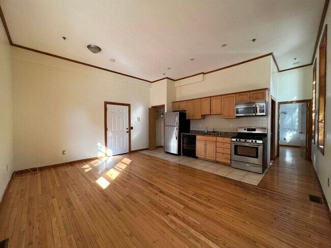 Building Photo - 580 Jersey Ave Unit 1F Rental