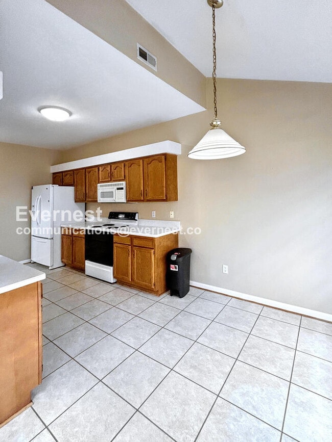 Photo - 306 Hamlet Ct